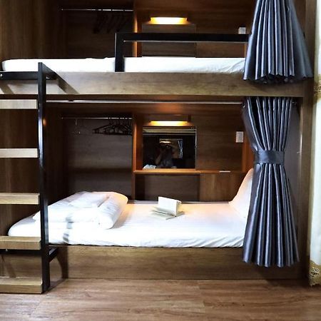 Bui Vien Street Hostel โฮจิมินห์ซิตี้ ภายนอก รูปภาพ