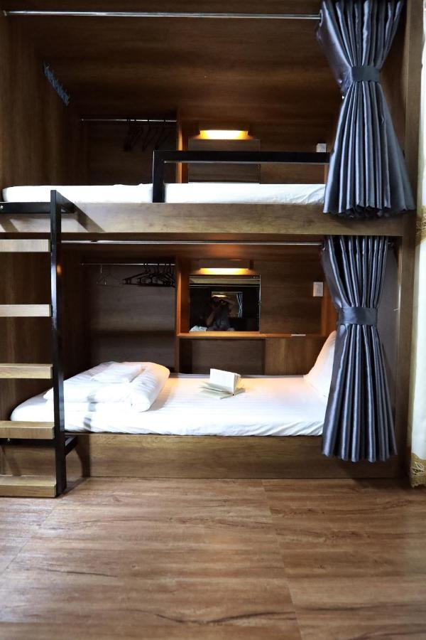 Bui Vien Street Hostel โฮจิมินห์ซิตี้ ภายนอก รูปภาพ
