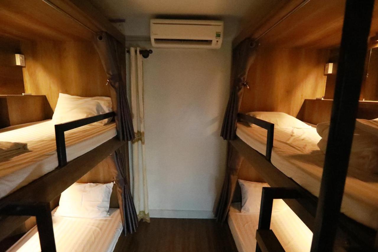 Bui Vien Street Hostel โฮจิมินห์ซิตี้ ภายนอก รูปภาพ