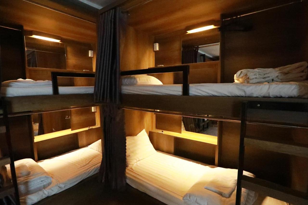 Bui Vien Street Hostel โฮจิมินห์ซิตี้ ภายนอก รูปภาพ