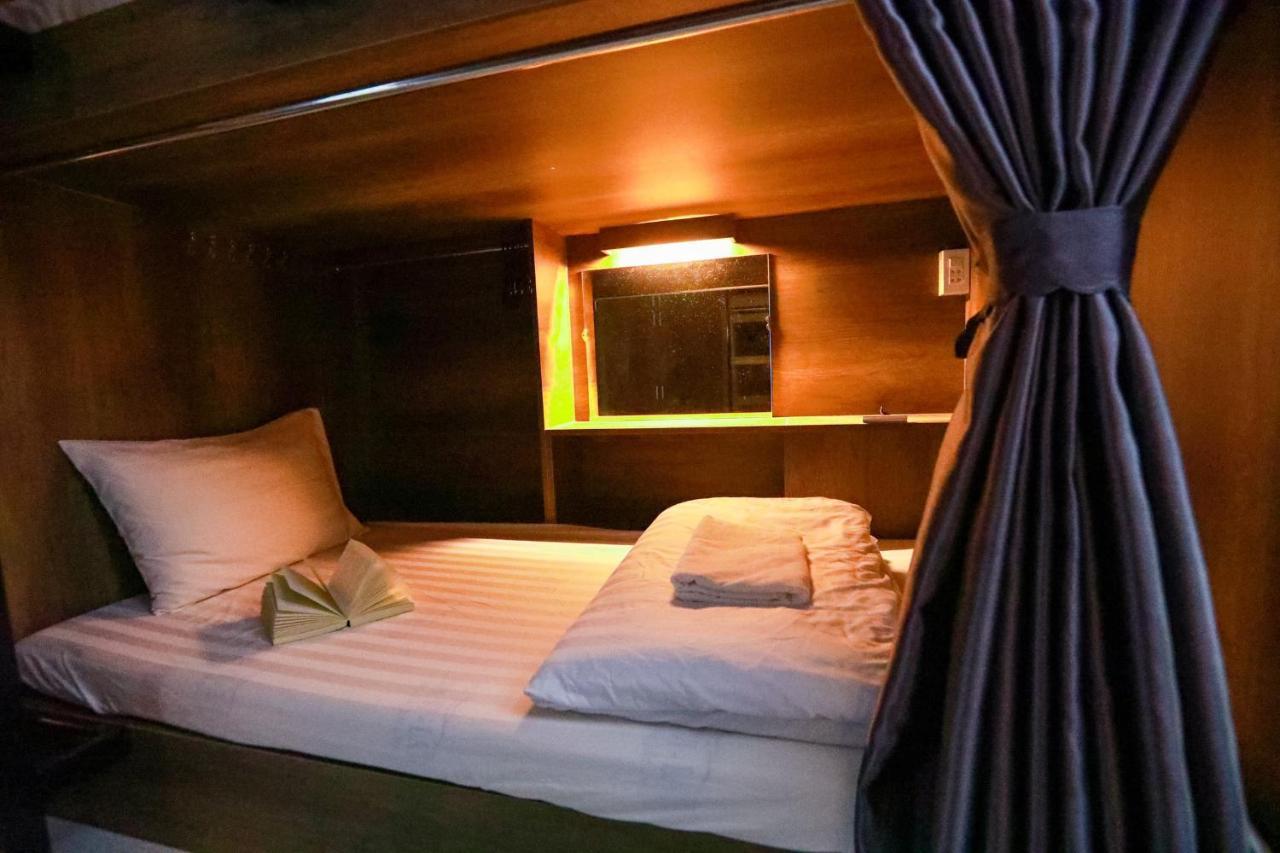 Bui Vien Street Hostel โฮจิมินห์ซิตี้ ภายนอก รูปภาพ